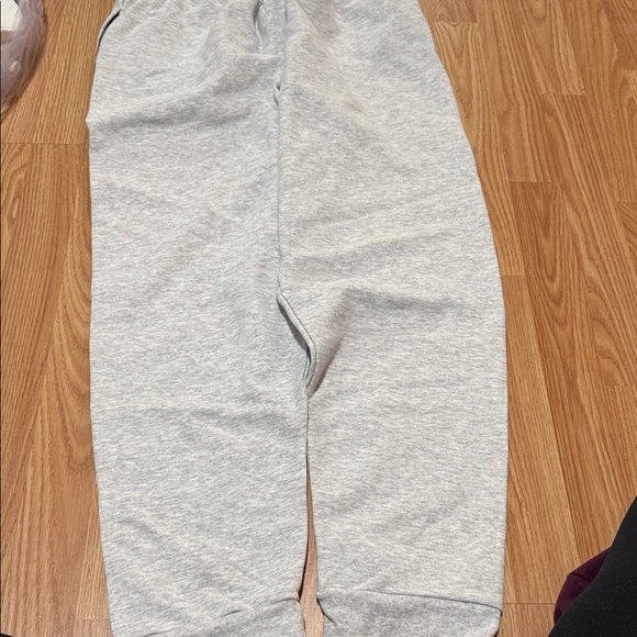 Jerzees Light Gray Sweatpants with Camper Graphic - Picture 4 of 4